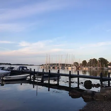 アパート Smukke Omgivelser I Troense *