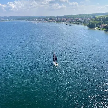 アパート Smukke Omgivelser I Troense スベンボー