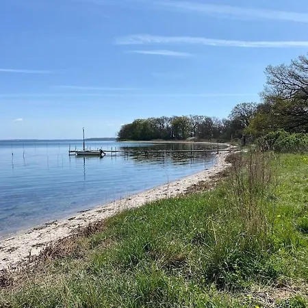 Smukke Omgivelser I Troense アパート