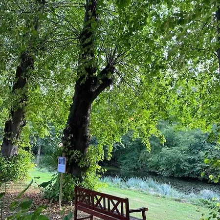 Smukke Omgivelser I Troense * スベンボー