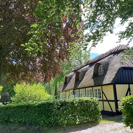 アパート Smukke Omgivelser I Troense