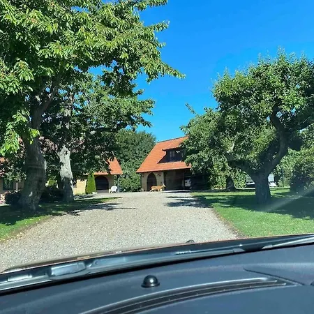 アパート Smukke Omgivelser I Troense スベンボー